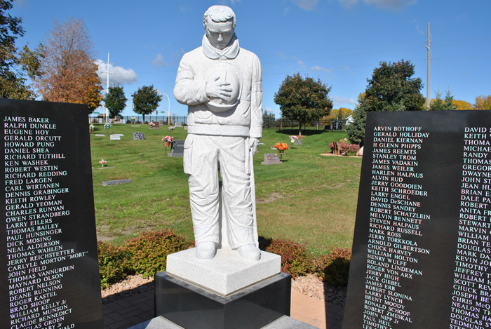 Statue at the Apple Valley memorial